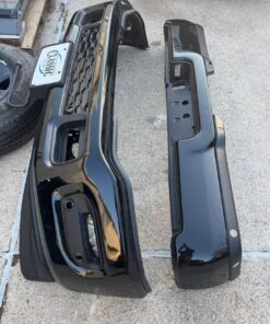 Black ram 2500 / 3500 front and rear bumpers  No scratches or dents