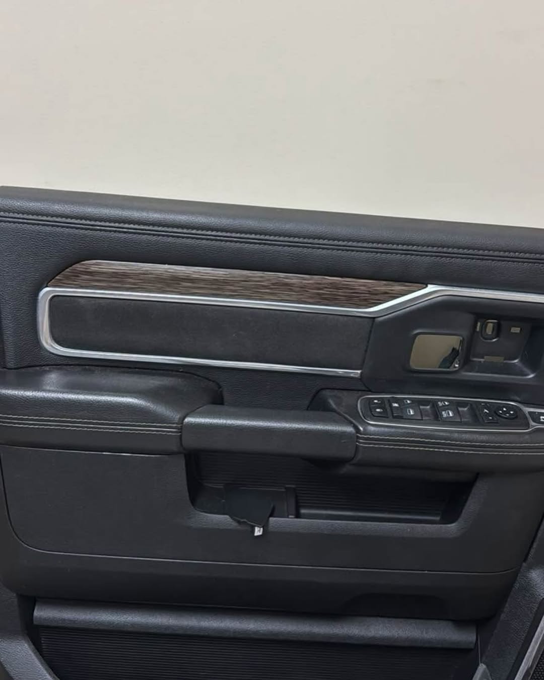 2009-2018 Ram Laramie black door panels - Image 3