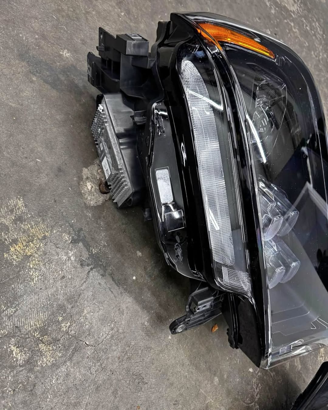 2019-2024 Longhorn/Limited Headlights led (Midnight Edition) - Image 2