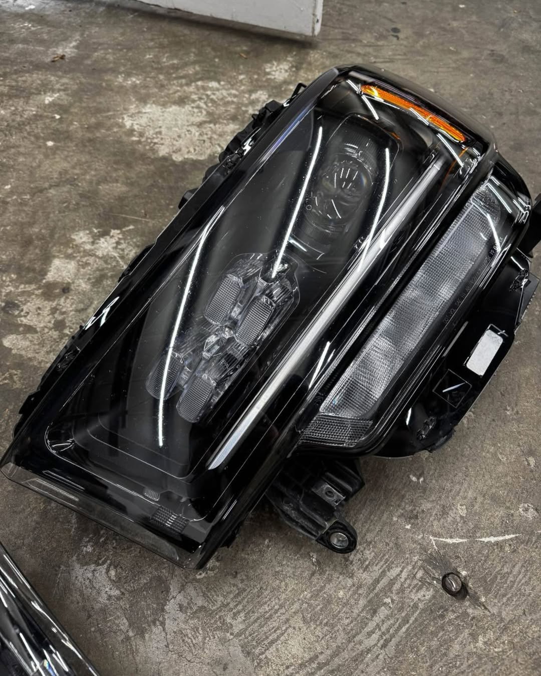 2019-2024 Longhorn/Limited Headlights led (Midnight Edition) - Image 3
