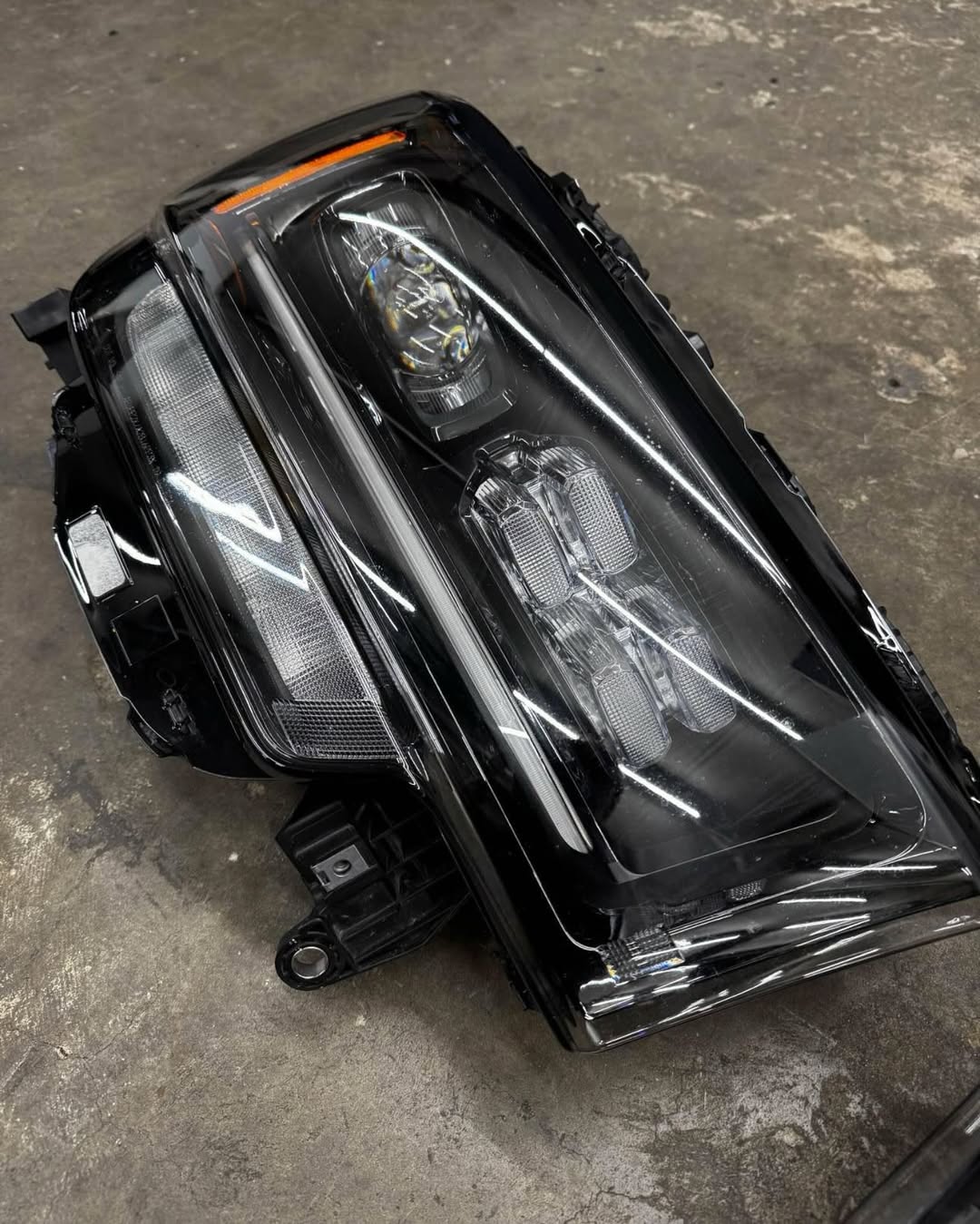 2019-2024 Longhorn/Limited Headlights led (Midnight Edition) - Image 4