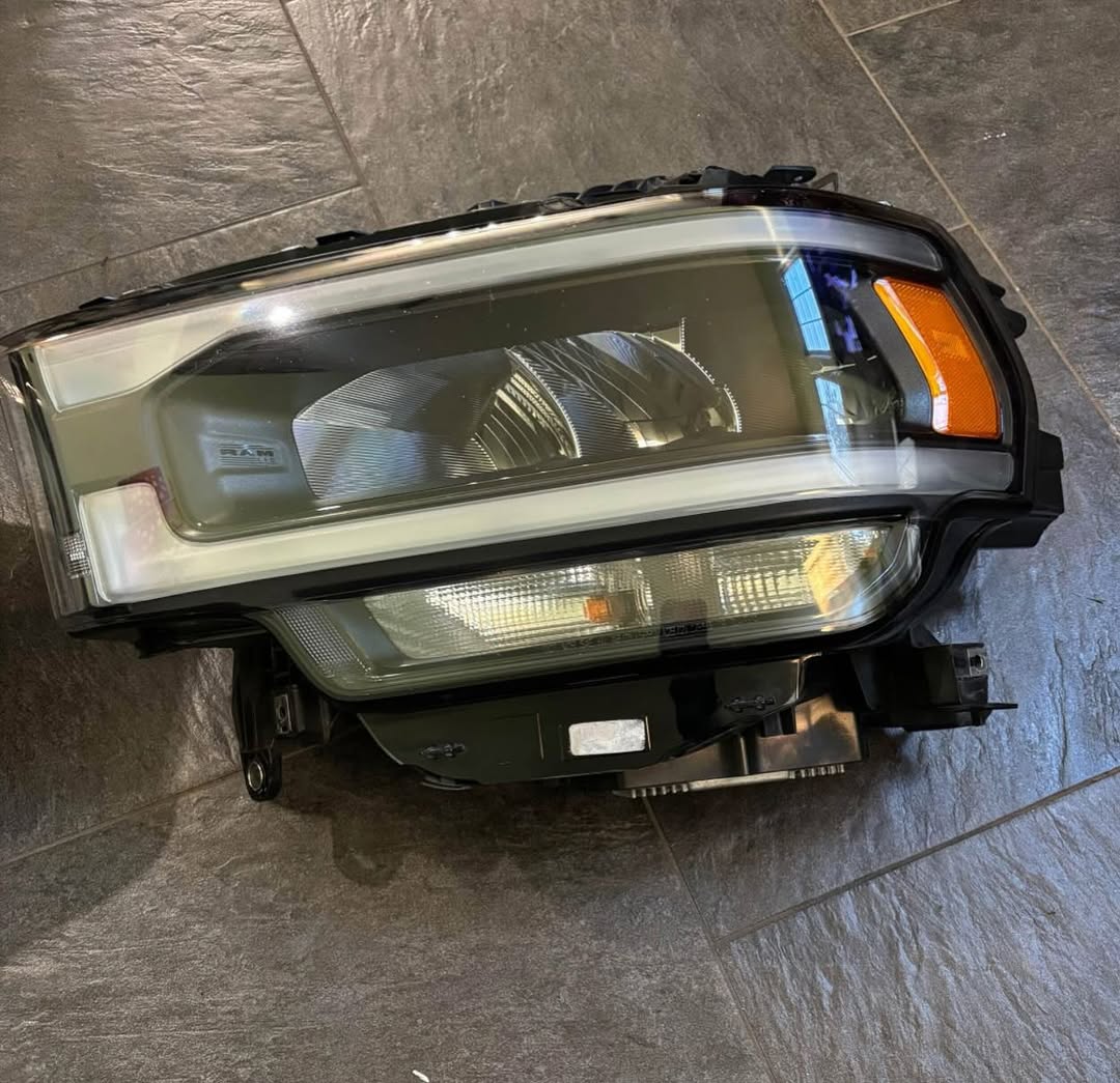 RAM 5th GEN- OEM-HEADLIGHTS (PAIR) 2500-3500