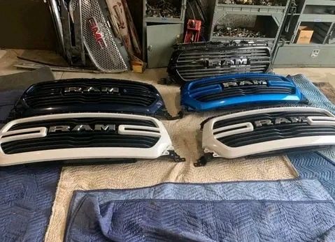 Ram painted grille for 1500 sport laramie longhorn 2019-2022 Grill - Image 6