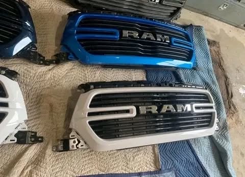 Ram painted grille for 1500 sport laramie longhorn 2019-2022 Grill - Image 7