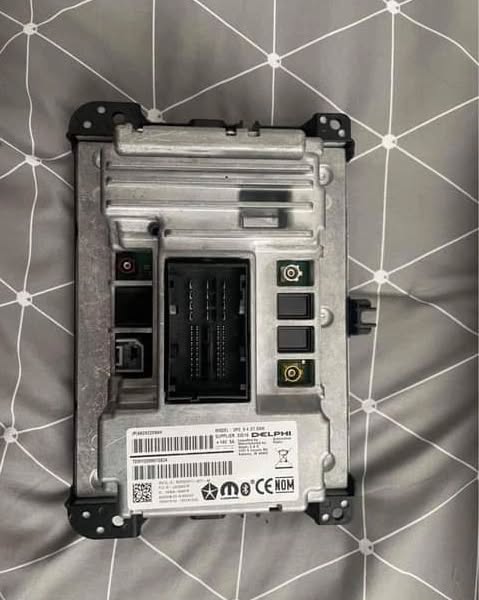 Dodge Ram 8.4 Uconnect Bezel Plus Radio - Image 4