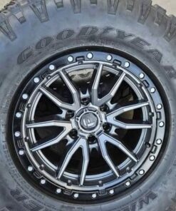Alternative view of 18″ fuel rebel wheels and tires 325/65R18