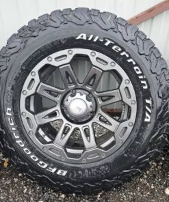 Wheels in excellent condition for Dodge Ram 4