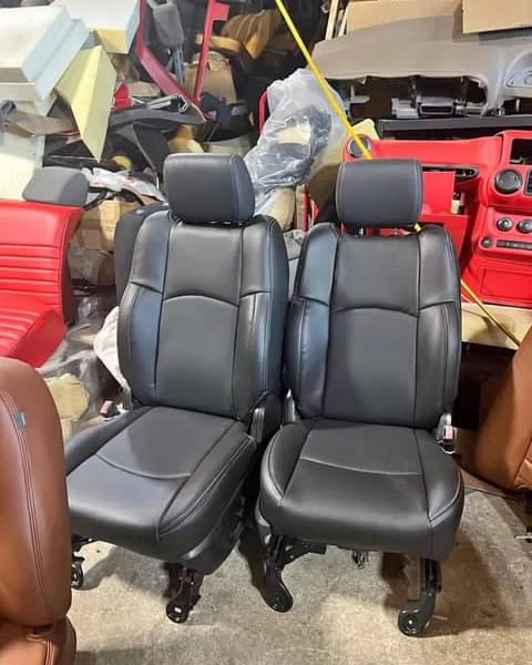 2003-2014 dodge ram front leather seats ( driver and passenger front)