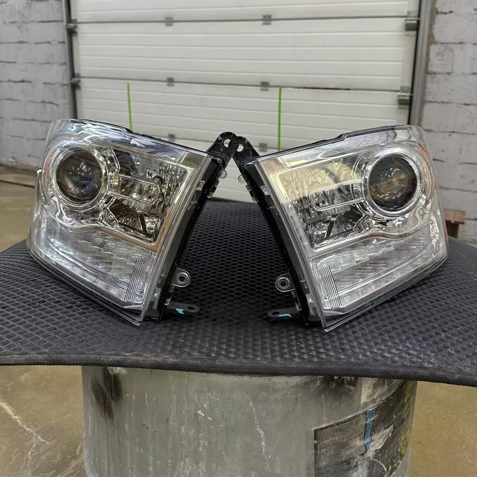 Original RAM 2500 headlights - Image 8