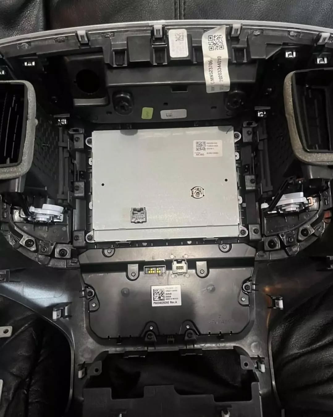Ram uc4 8.4 screen - Image 2