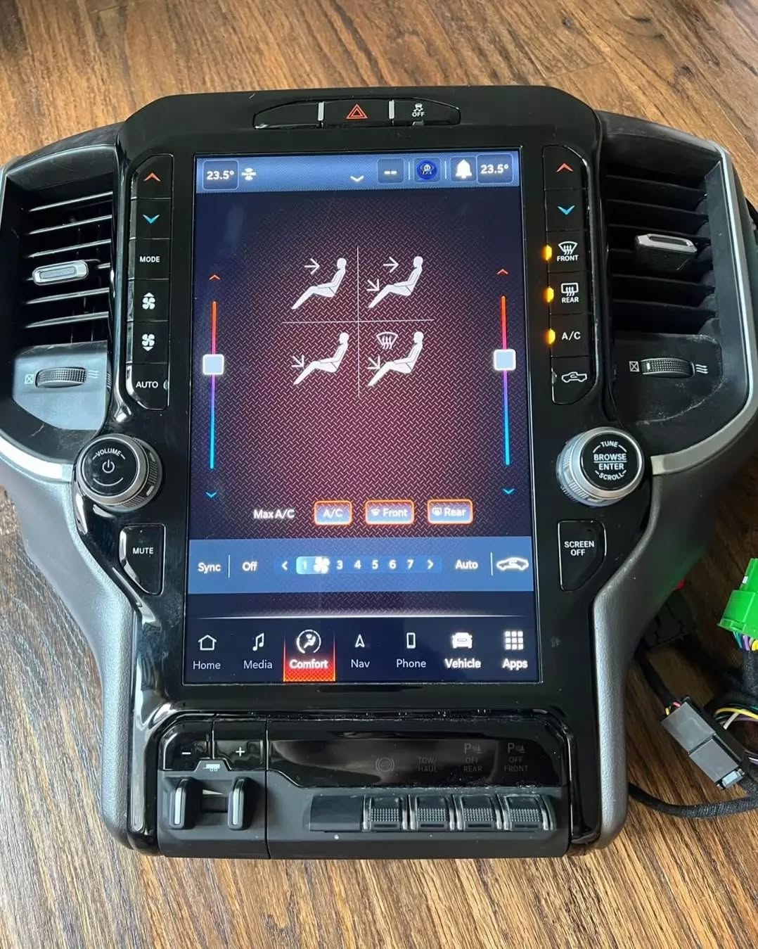 2019-2024 RAM 1500, 2500, 3500 UCONNECT5 12″ screen with module - Image 4
