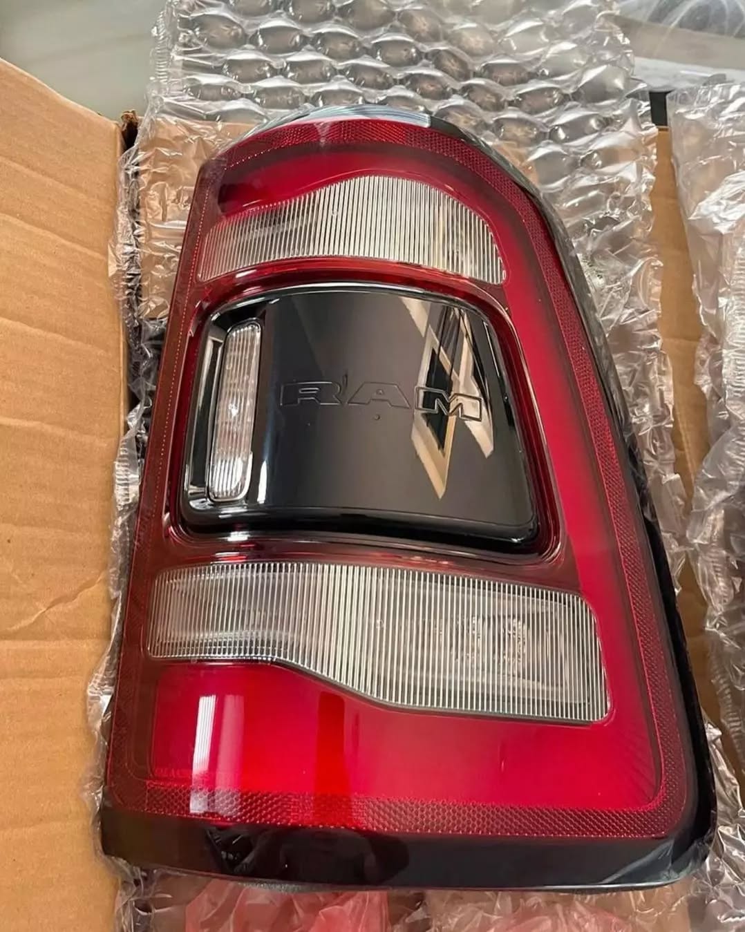 RAM TRUCK TAIL LIGHTS LED - Image 3