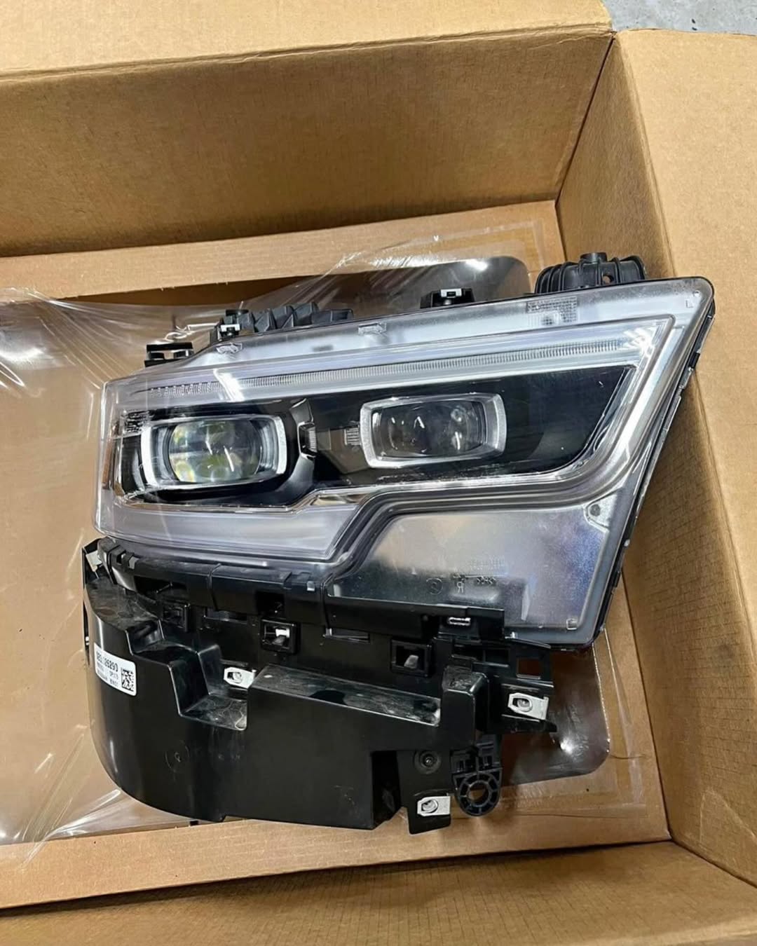 19-24 Dodge Ram Headlight - Image 3