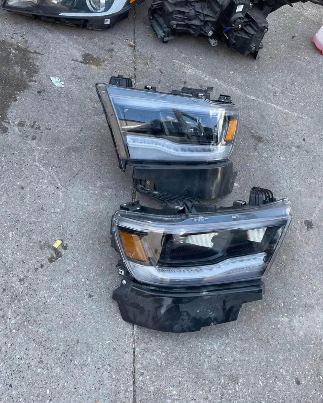 RAM 1500 HEADLIGHTS FULL LED OEM - Image 2