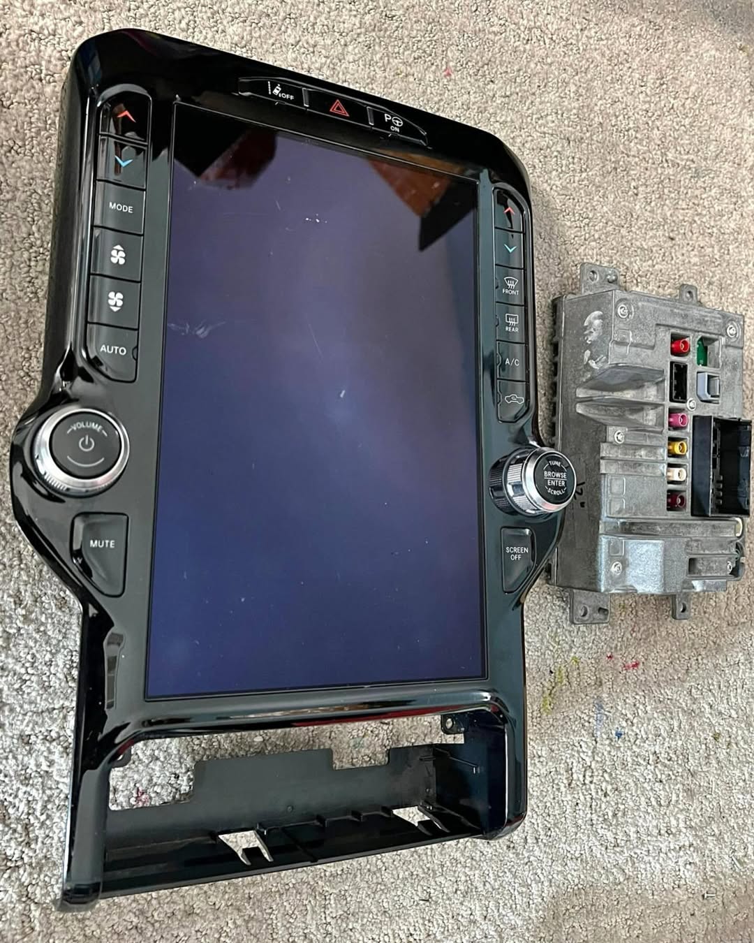 RAM 1500 2014-2024 UAX Navigation Radio - Image 3