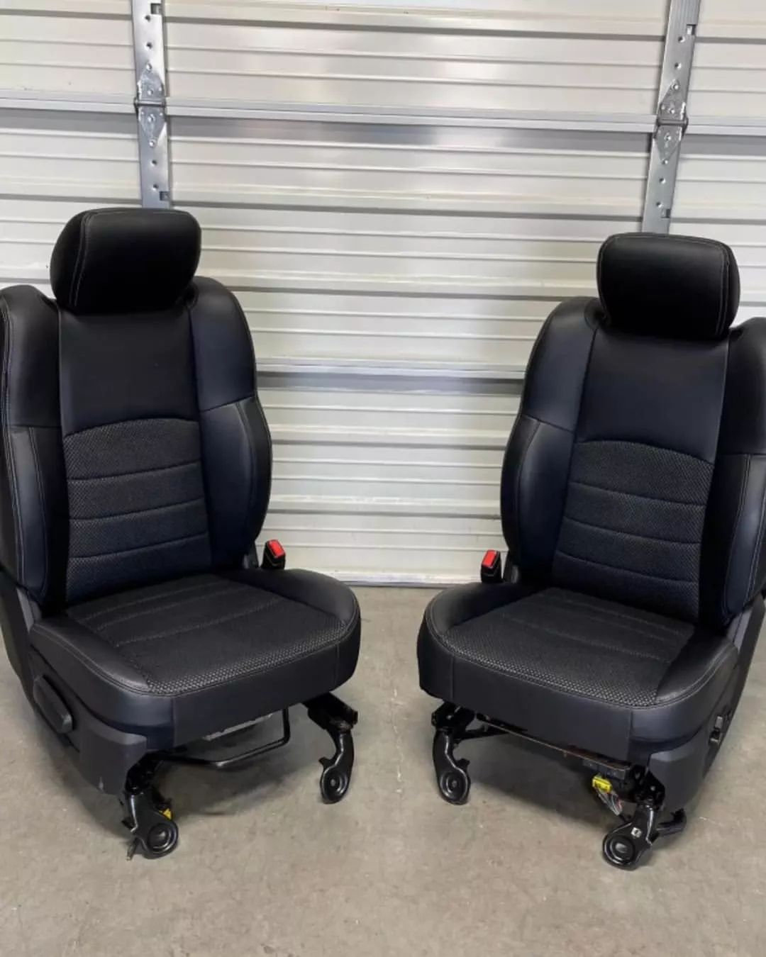 2003-2018 Dodge Ram 1500, 2500 black leather sport front seats
