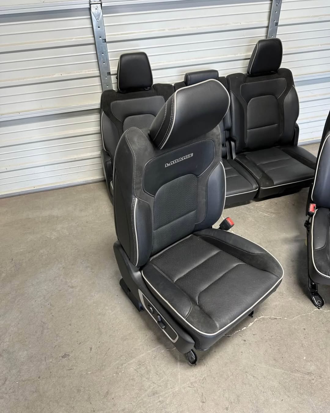 dodge ram 1500 2500 black leather laramie front and rear seats - Image 3
