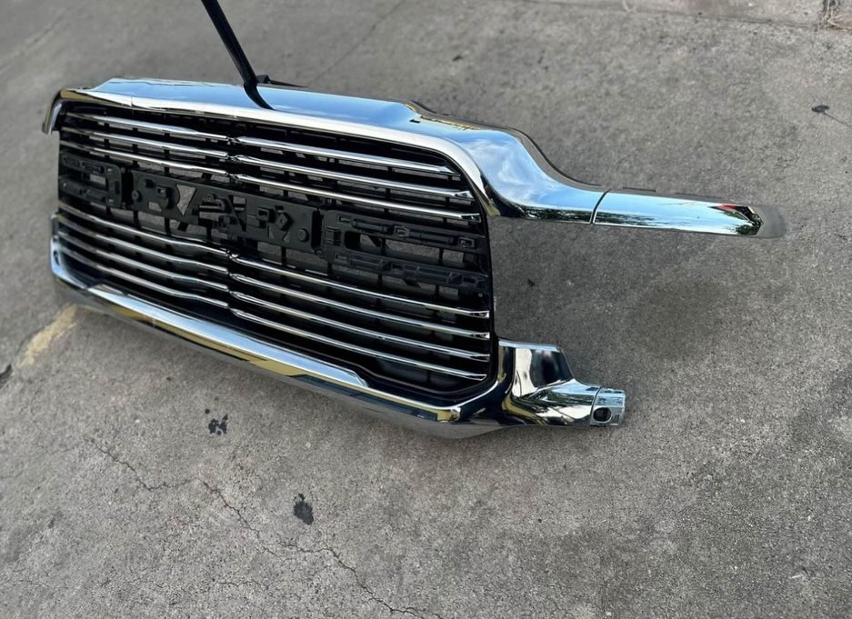 ram 2500 grill - Image 2