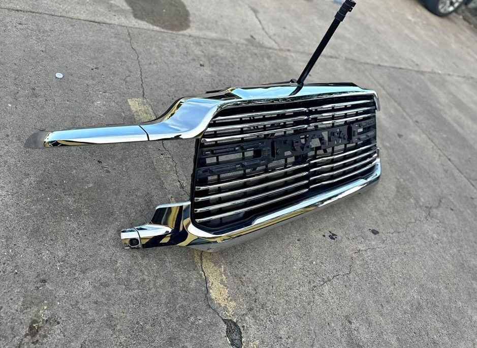 ram 2500 grill - Image 3