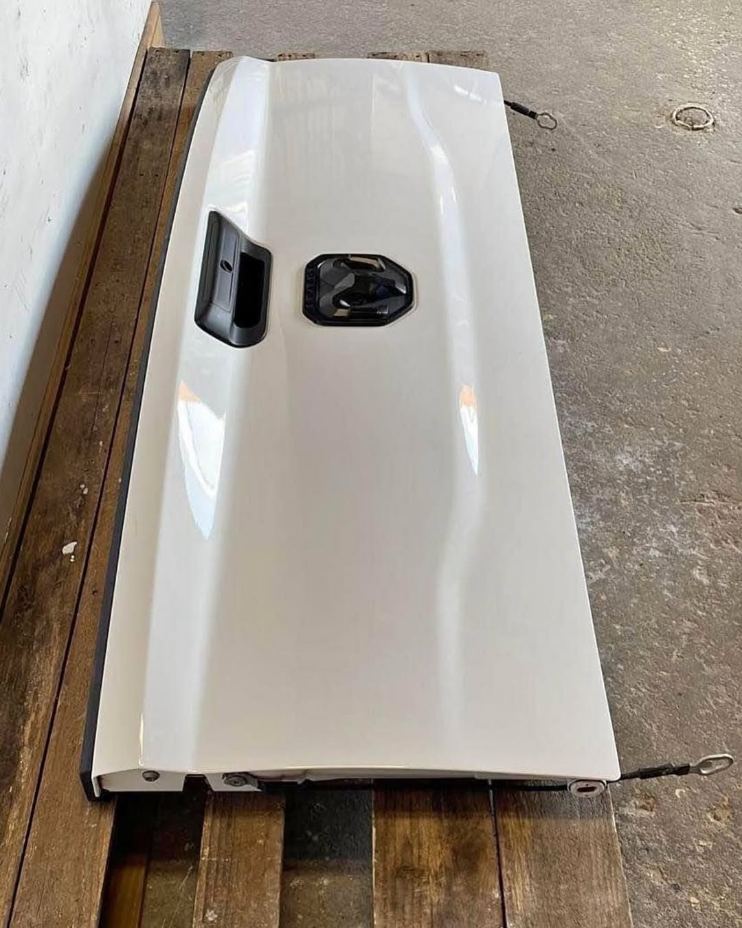 Tailgate 2019-2024 Ram 2500-3500 bright white