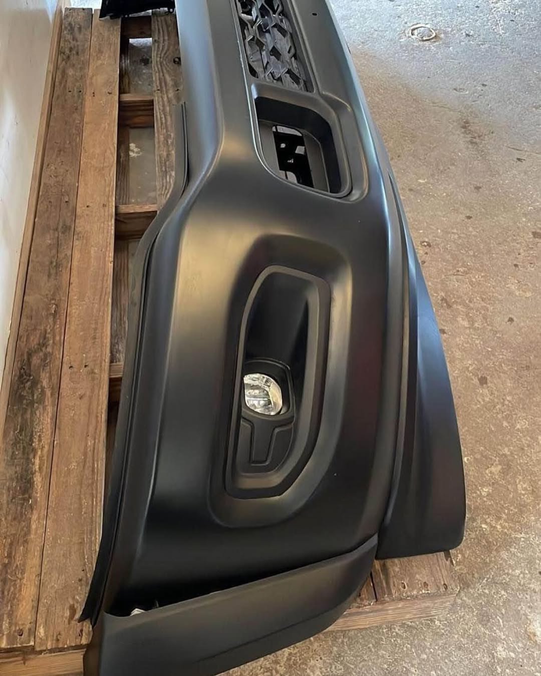 Front bumper 2019-2024 Ram 4500-5500 new take off With brackets.