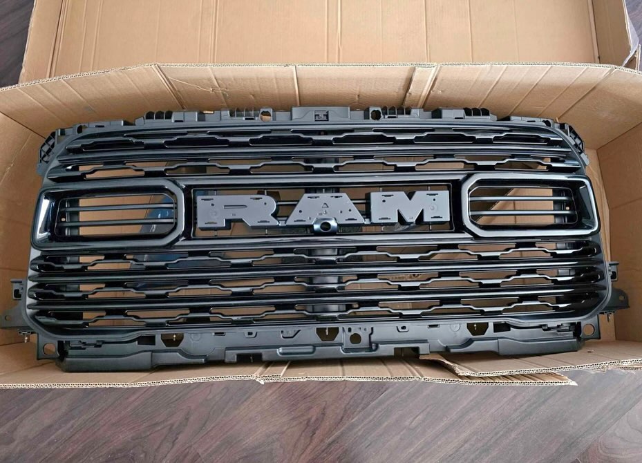 2020-2024 RAM 2500/3500 Black Grille.