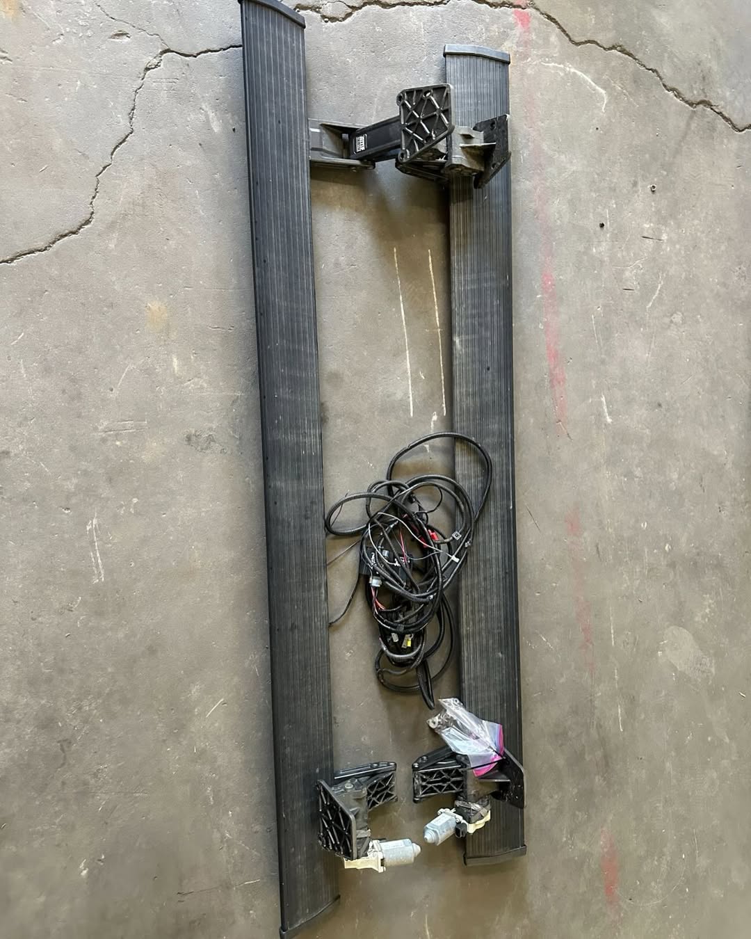 2019-2024 Ram 1500 Crew Cab AMP Research Steps - Image 2