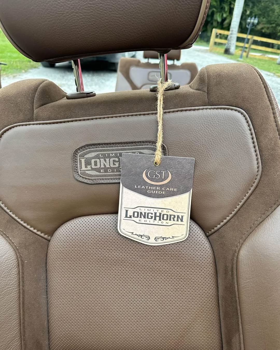 Limited longhorn interior/ seats - Image 6