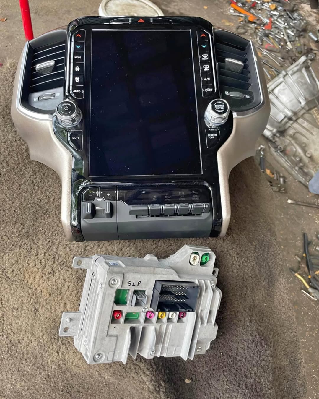 1500, 2500, 3500 Inch Screen Radio