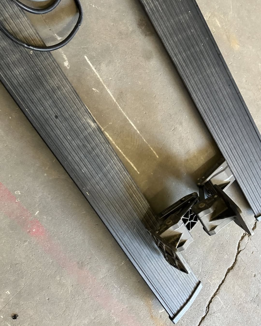 2019-2024 Ram 1500 Crew Cab AMP Research Steps - Image 6