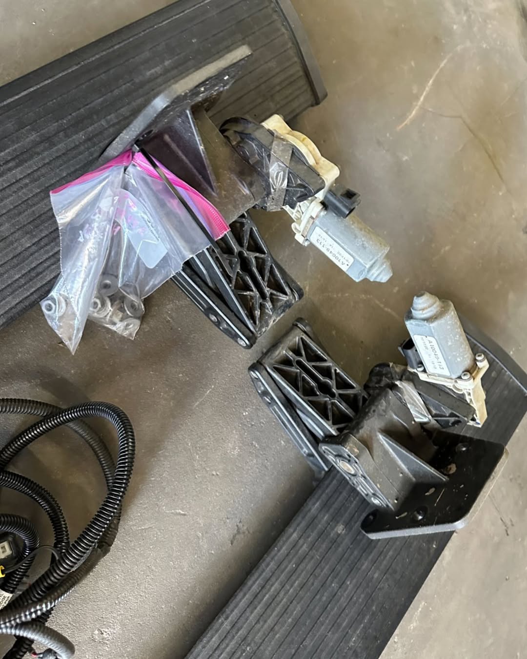 2019-2024 Ram 1500 Crew Cab AMP Research Steps - Image 8