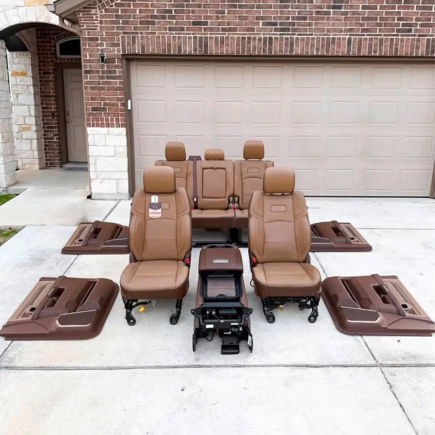 2024 Ram 2500/3500 Limited Longhorn Megacab Interior