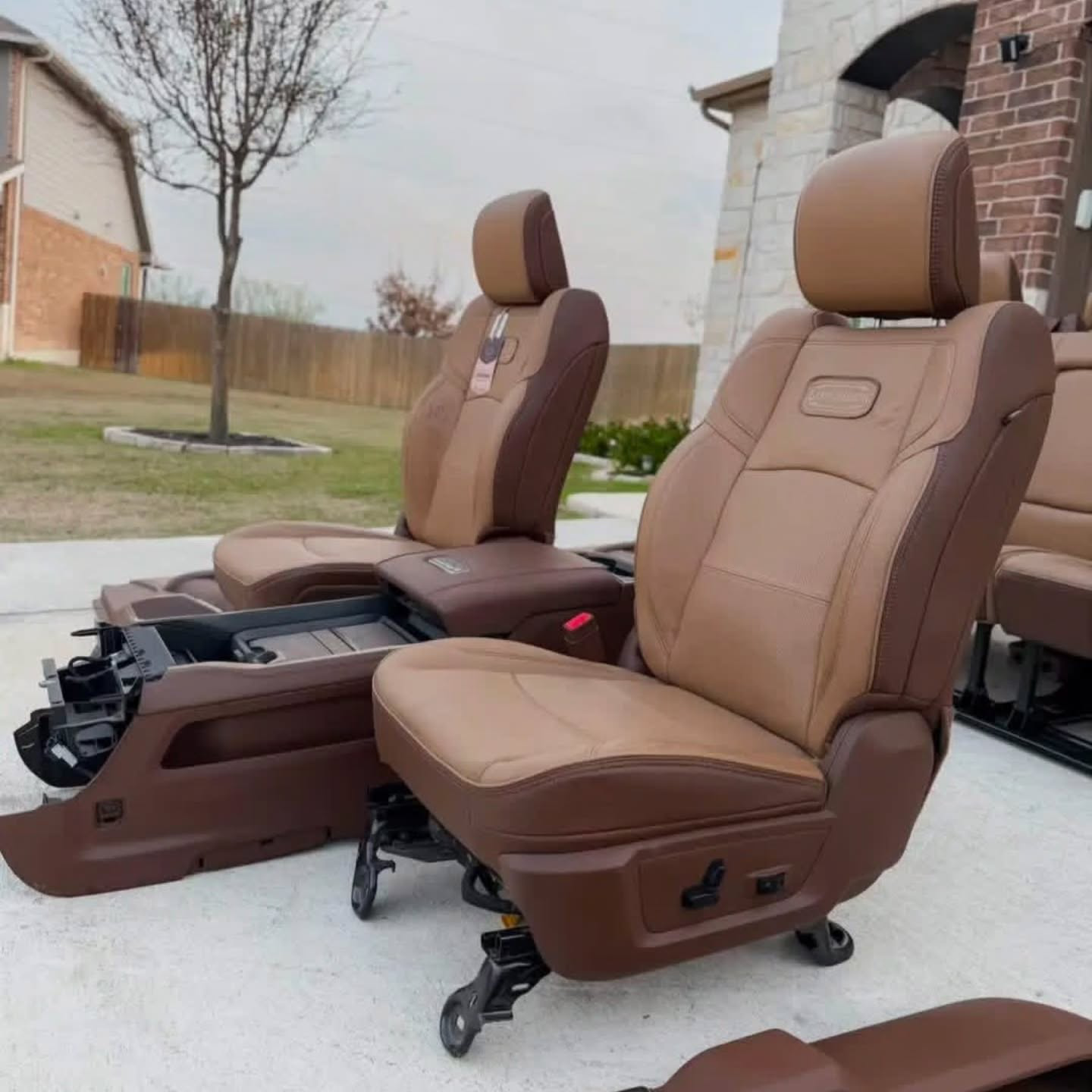 2024 Ram 2500/3500 Limited Longhorn Megacab Interior - Image 4