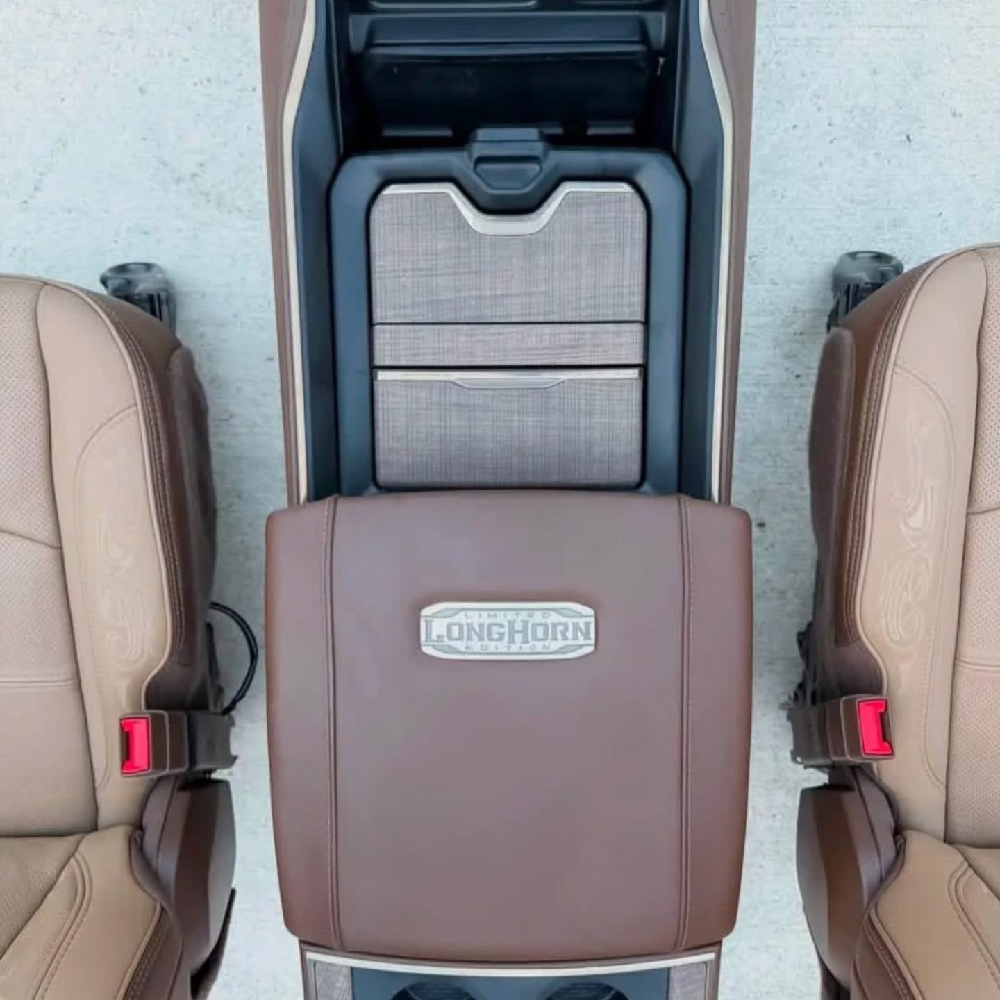 2024 Ram 2500/3500 Limited Longhorn Megacab Interior - Image 7
